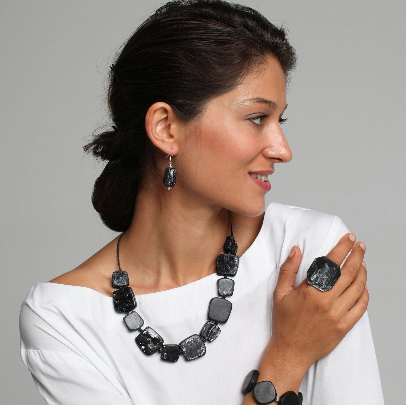 Kahlo Resin Necklace - Polka Luka Resin Jewellery